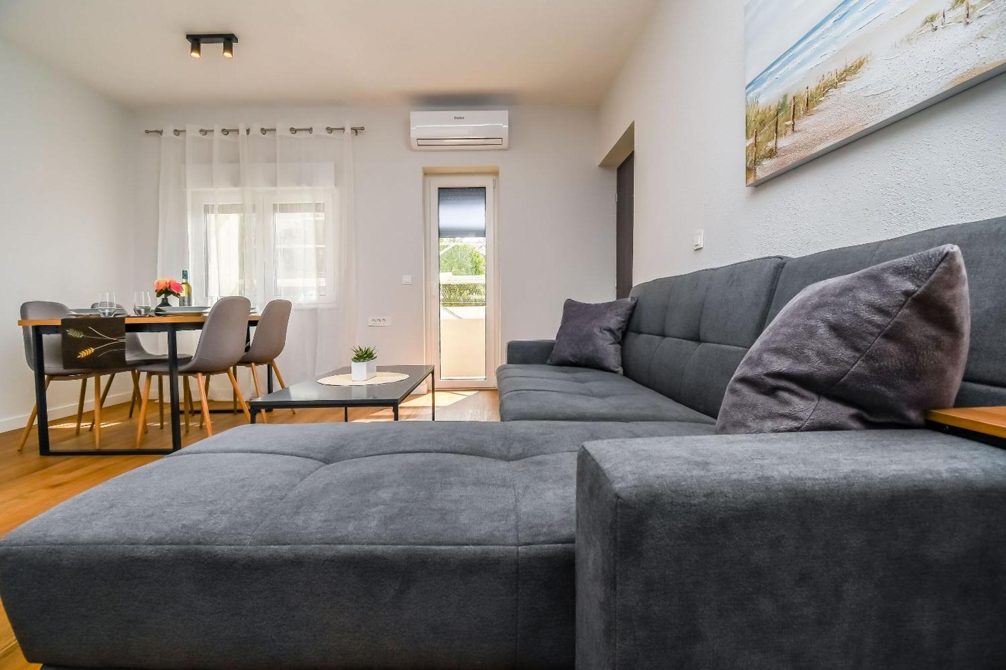 Apartments Neli Trogir Exterior photo