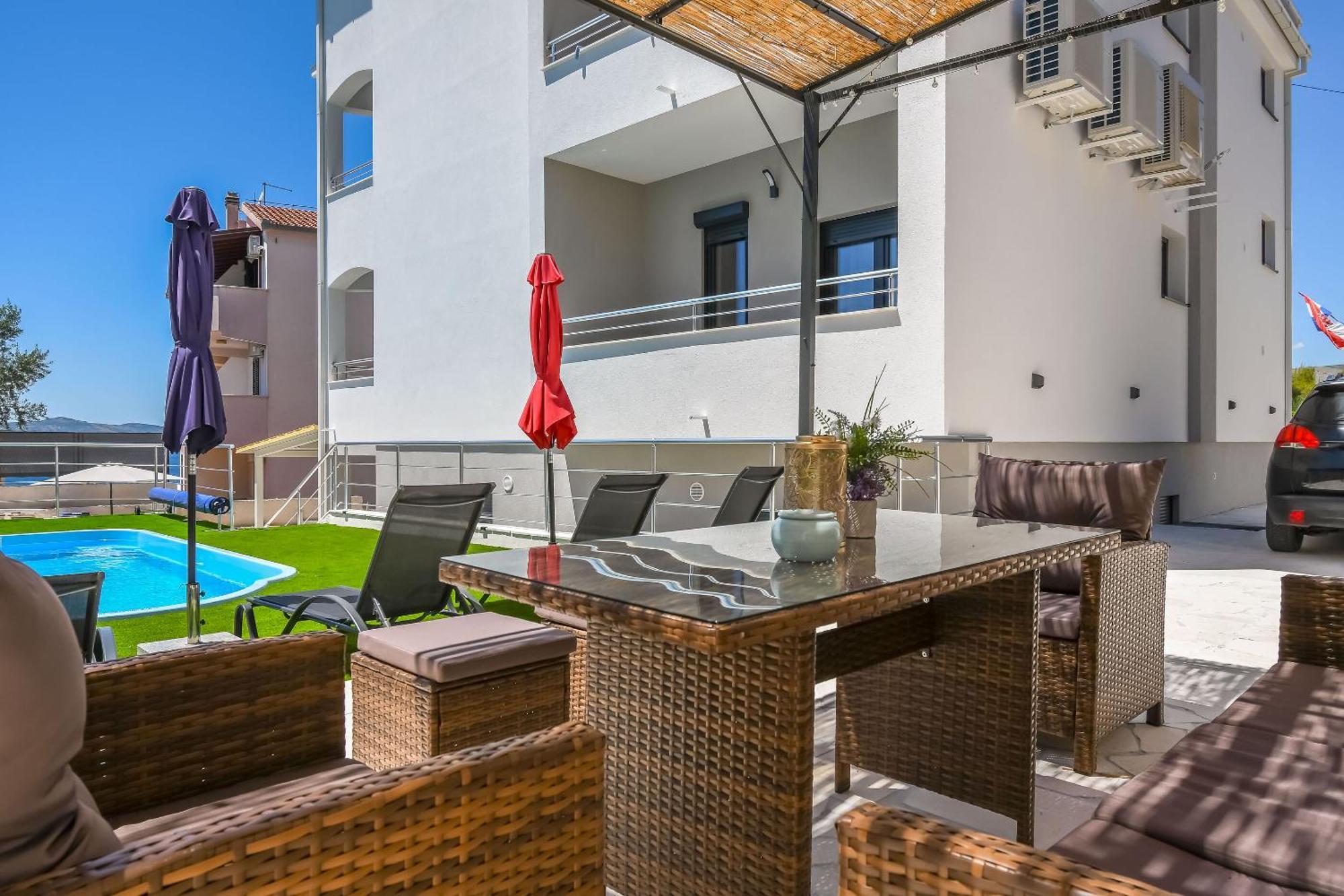 Apartments Neli Trogir Exterior photo