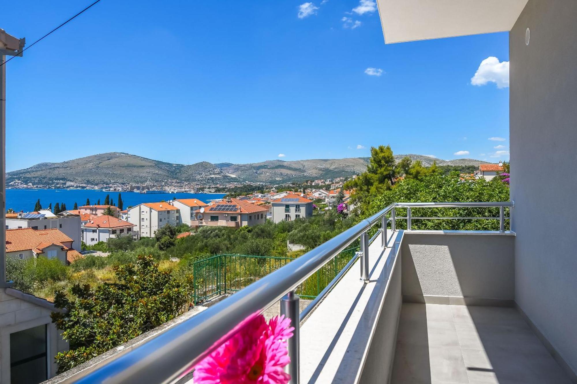 Apartments Neli Trogir Exterior photo
